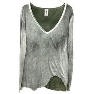 Free People  Size M Long Beach Pullover Sweater Asymmetrical Hem Green Knit‎ Top